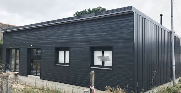 maison-ossature-bois-noir